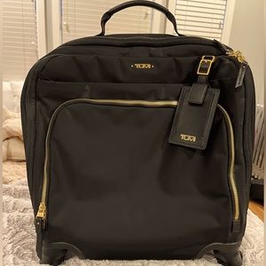 Tumi Voyageur Osana Compact Carry-On Nylon Black.